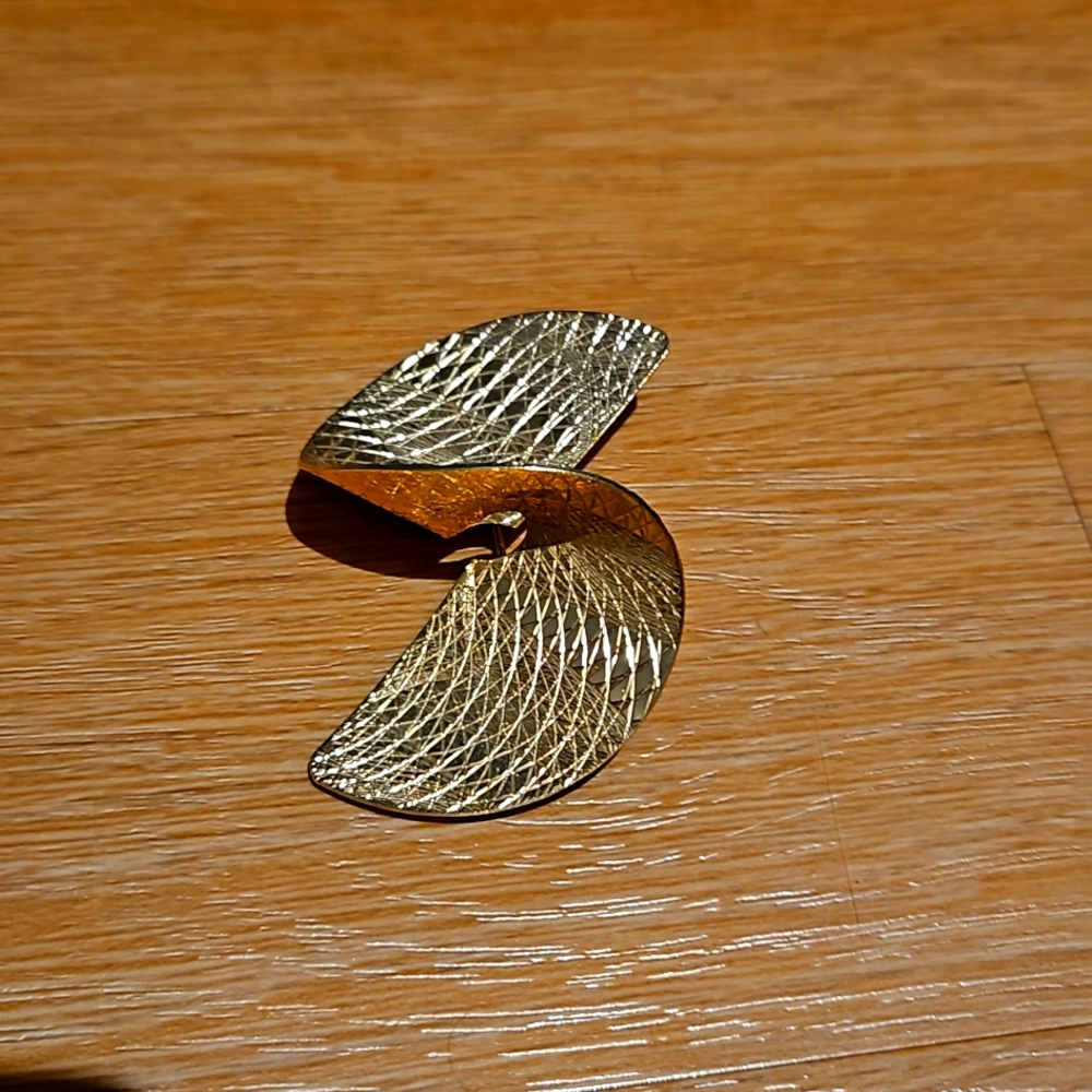 Vtg Sarah Coventry brooch pin